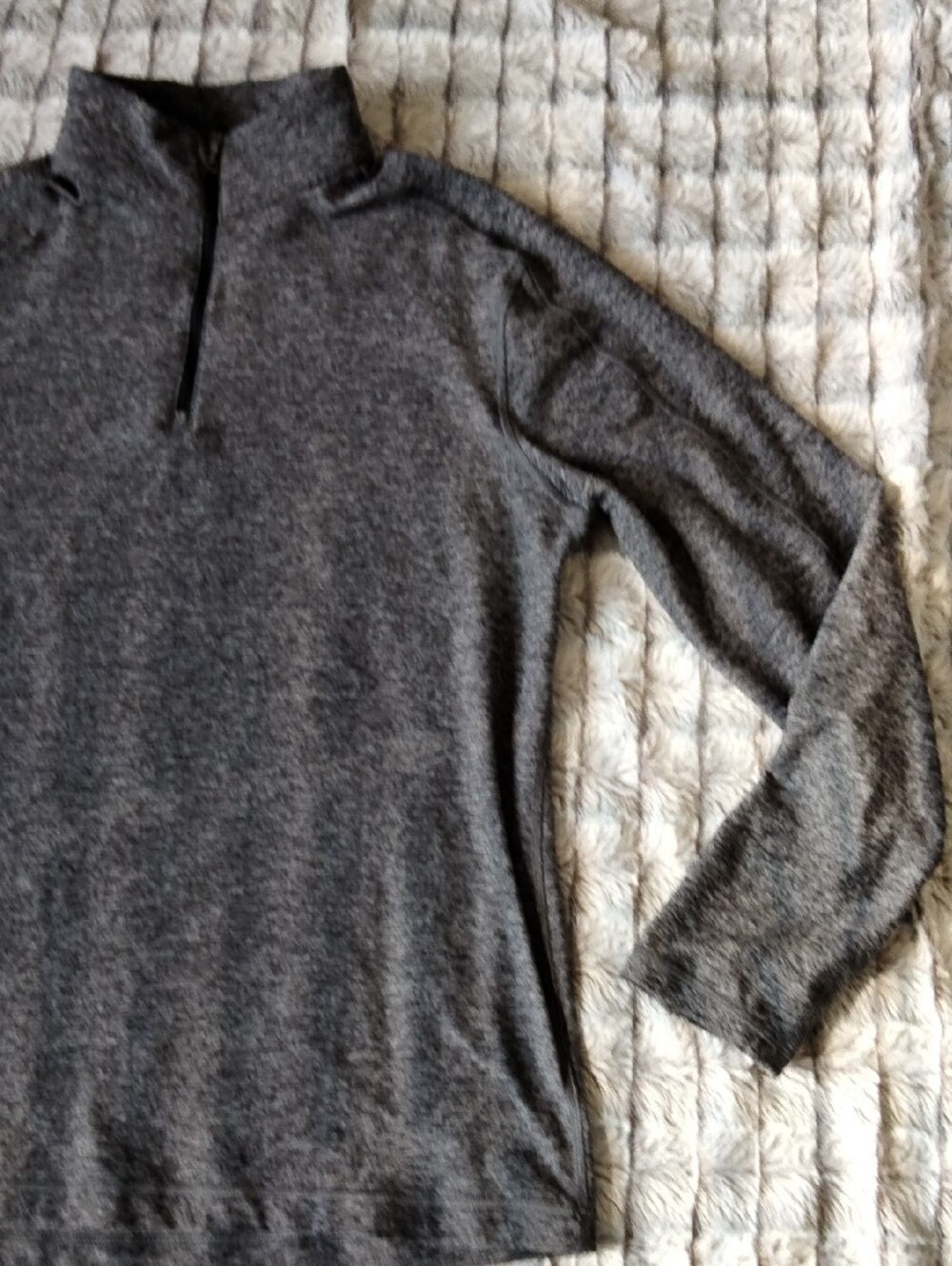 lululemon athletica Men's Dark Gray Half-Zip Sweater - Picture 4 of 10